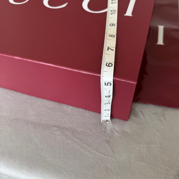 Gucci Box with Shopping Bag - Picture 9 of 10